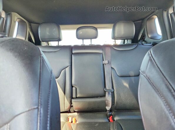 3C4NJDCN4ST508219 2025 JEEP COMPASS Silver Vista de los asientos traseros