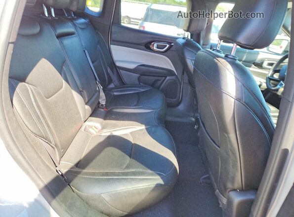 3C4NJDCN4ST508219 2025 JEEP COMPASS Silver Vista interior trasera