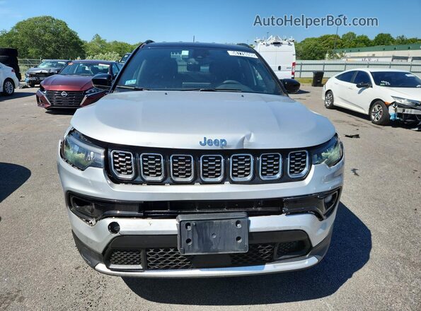 3C4NJDCN4ST508219 2025 JEEP COMPASS Silver Vista interior de 360 grados