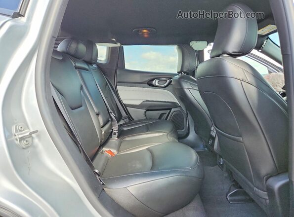 3C4NJDCN4ST605243 2025 JEEP COMPASS Silver Vista interior trasera