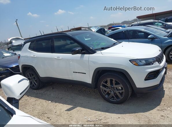 3C4NJDCN4TT258952 2026 JEEP COMPASS White Вид задньої частини салону