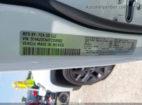 3C4NJDCN4TT258952 2026 JEEP COMPASS White Вид підкапотного простору