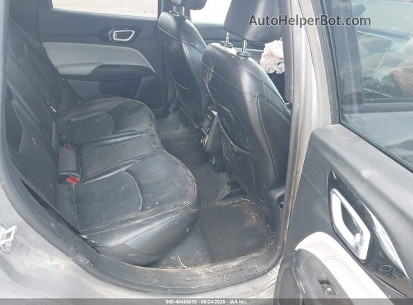 3C4NJDCN5PT522590 2023 JEEP COMPASS Gray VIN կոդի պիտակի տեսք