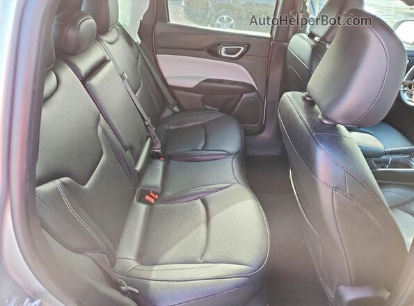 3C4NJDCN5ST514434 2025 JEEP COMPASS Silver Widok wnętrza z tyłu