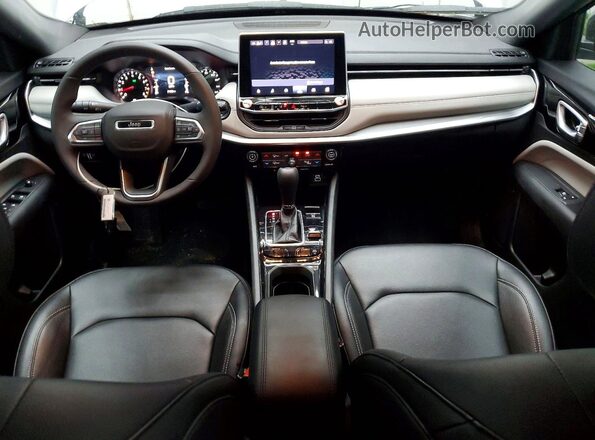 3C4NJDCN5ST614405 2025 JEEP COMPASS Silver Widok deski rozdzielczej