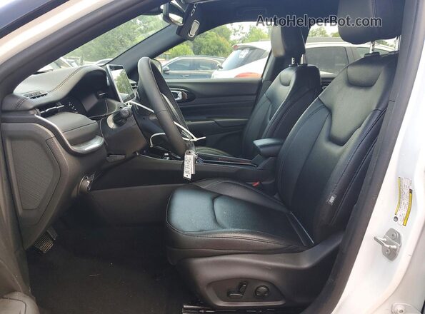 3C4NJDCN5TT184103 2026 JEEP COMPASS White Front interior view
