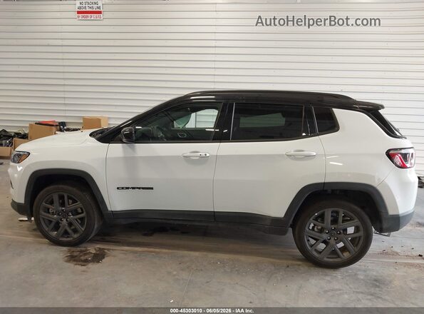 3C4NJDCN5TT188376 2026 JEEP COMPASS White Rear interior view