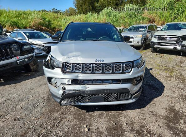 3C4NJDCN6ST525393 2025 JEEP COMPASS Silver Widok wnętrza 360 stopni