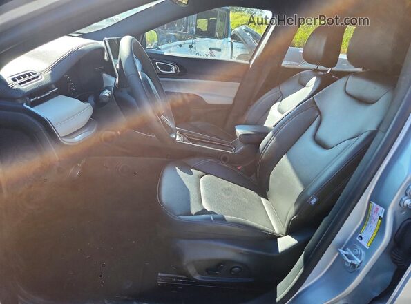 3C4NJDCN6ST525393 2025 JEEP COMPASS Silver Widok wnętrza z przodu
