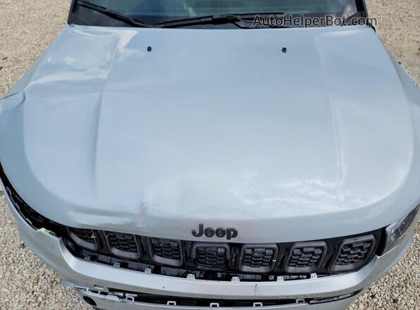 3C4NJDCN6TT188516 2026 JEEP COMPASS Silver ძრავის განყოფილების ხედი