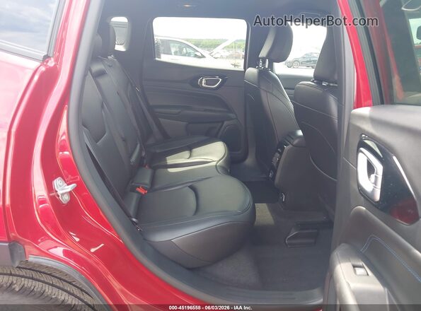 3C4NJDCN6TT224902 2026 JEEP COMPASS Red Widok naklejki z numerem VIN