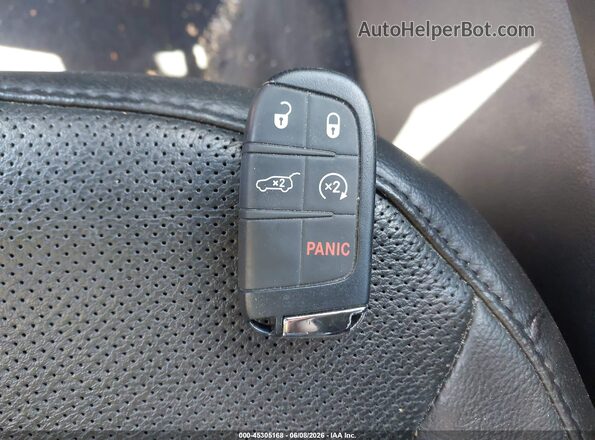 3C4NJDCN7PT533512 2023 JEEP COMPASS Red Dashboard view