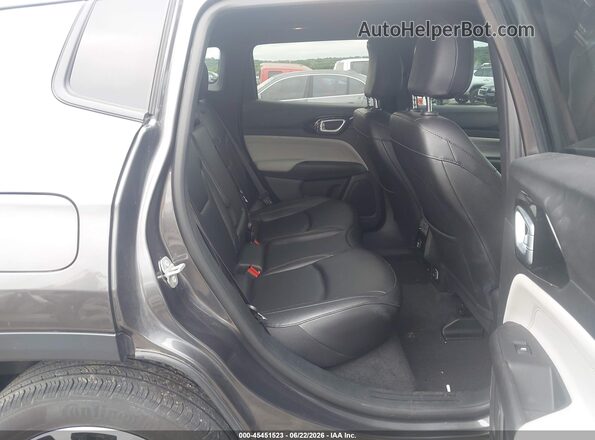3C4NJDCN7RT585337 2024 JEEP COMPASS Gray VIN sticker view