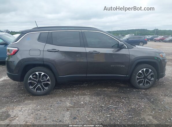 3C4NJDCN7RT585337 2024 JEEP COMPASS Gray Rear interior view