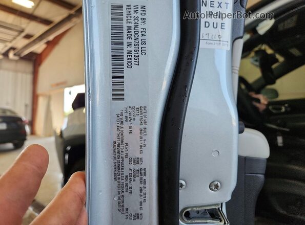 3C4NJDCN7ST613577 2025 JEEP COMPASS Серебряный 