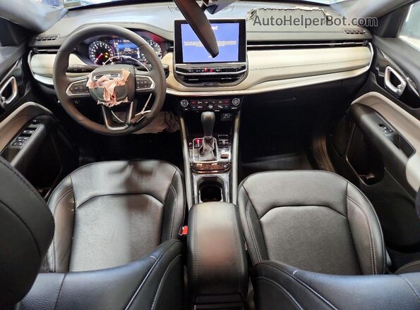 3C4NJDCN7ST613577 2025 JEEP COMPASS Серебряный 