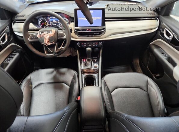 3C4NJDCN7ST613577 2025 JEEP COMPASS Серебряный 