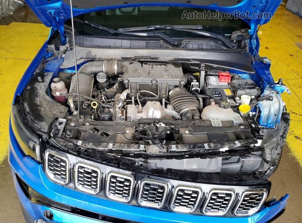 3C4NJDCN8ST506988 2025 JEEP COMPASS Blue ძრავის განყოფილების ხედი