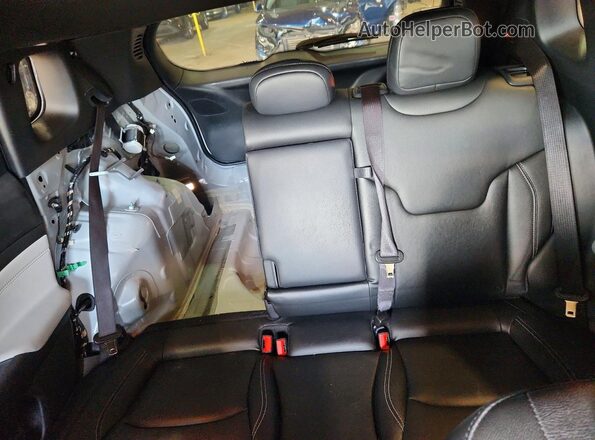 3C4NJDCN8ST509034 2025 JEEP COMPASS White Հետևի նստատեղերի տեսք