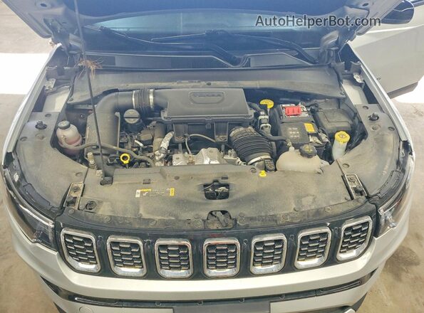 3C4NJDCN8ST556869 2025 JEEP COMPASS Silver 