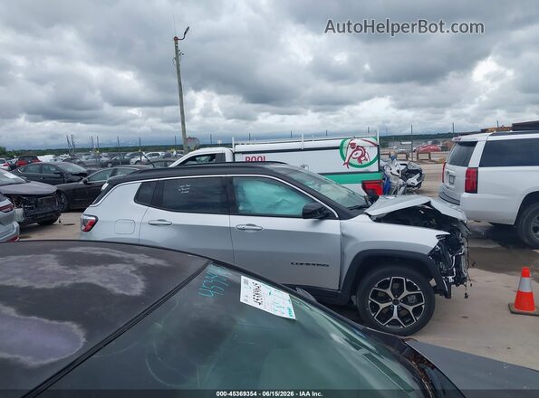3C4NJDCN8ST561182 2025 JEEP COMPASS Silver Панорамний вид салону 360°