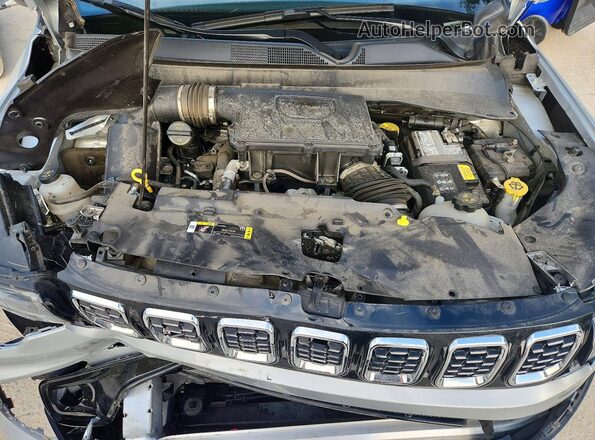 3C4NJDCN8ST564812 2025 JEEP COMPASS Silver Շարժիչի բաժամունքի տեսք
