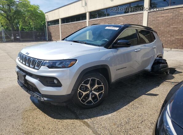 3C4NJDCN8ST581402 2025 JEEP COMPASS Silver 