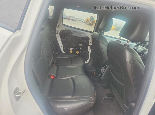 3C4NJDCN9RT150822 2024 JEEP COMPASS White Սալոնի հետևի տեսք