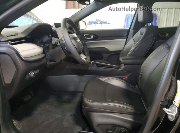 3C4NJDCN9ST565628 2025 JEEP COMPASS Black Front interior view
