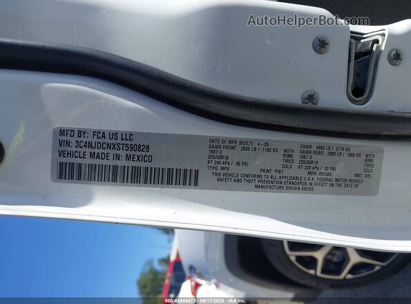 3C4NJDCNXST590828 2025 JEEP COMPASS White Вид підкапотного простору