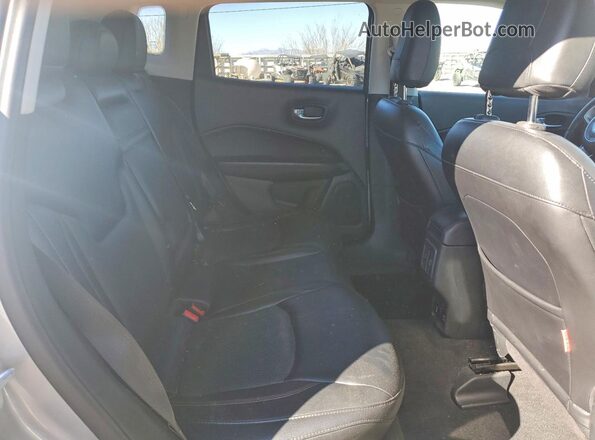 3C4NJDDB0HT633554 2017 JEEP COMPASS Gray Vista interior trasera