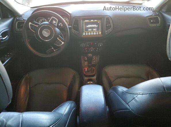 3C4NJDDB0HT633554 2017 JEEP COMPASS Gray Vista del salpicadero