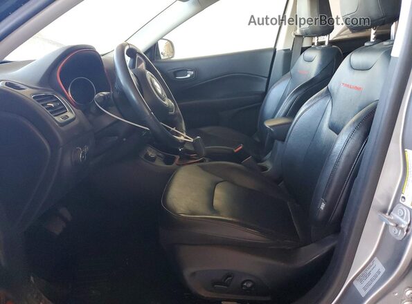 3C4NJDDB0HT633554 2017 JEEP COMPASS Gray Vista interior delantera