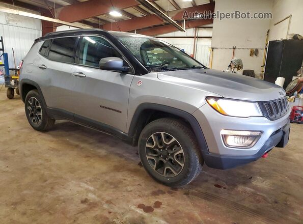 3C4NJDDB0KT668960 2019 JEEP COMPASS Gray Передня права чверть