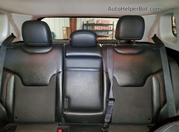 3C4NJDDB0KT668960 2019 JEEP COMPASS Gray Вид задніх сидінь