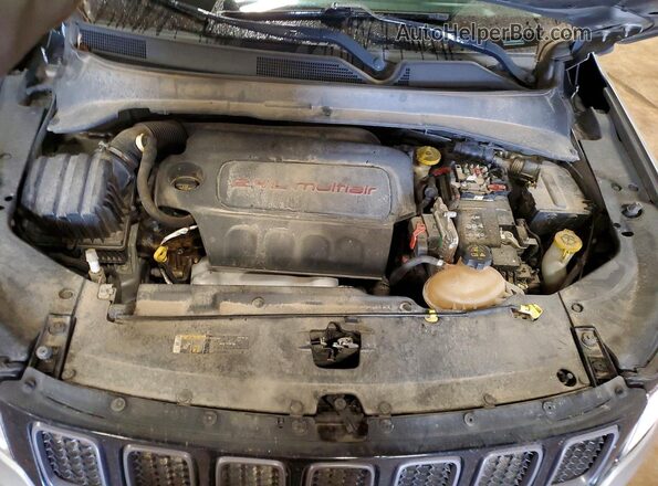 3C4NJDDB0KT668960 2019 JEEP COMPASS Gray Вид підкапотного простору