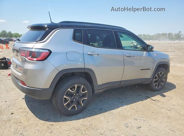 3C4NJDDB0KT759825 2019 JEEP COMPASS Silver Задня права чверть
