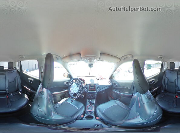 3C4NJDDB0KT759825 2019 JEEP COMPASS Silver Панорамний вид салону 360°