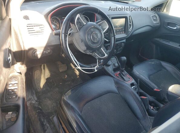 3C4NJDDB0LT195367 2020 JEEP COMPASS Gray Dashboard view