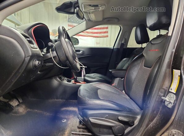 3C4NJDDB0MT553407 2021 JEEP COMPASS Gray Вид салону спереду