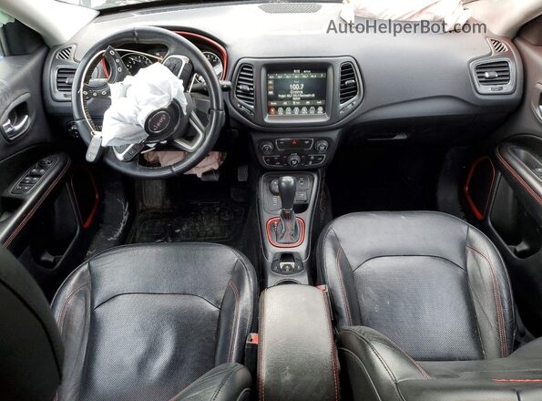3C4NJDDB1HT597597 2017 JEEP COMPASS Синий Вид панели приборов