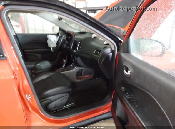3C4NJDDB1HT624507 2017 JEEP NEW COMPASS Orange Widok wnętrza z przodu