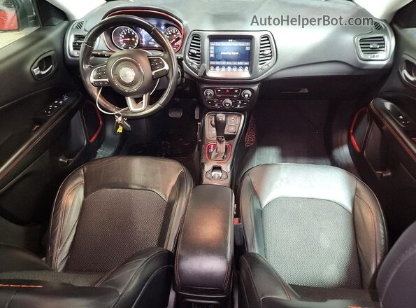 3C4NJDDB1HT674534 2017 JEEP COMPASS Red Vista del salpicadero