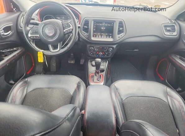 3C4NJDDB1JT454994 2018 JEEP COMPASS Gray Вид панелі приладів