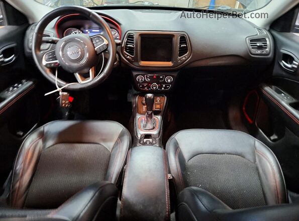 3C4NJDDB1KT747733 2019 JEEP COMPASS Charcoal Առջևի վահանակի տեսք