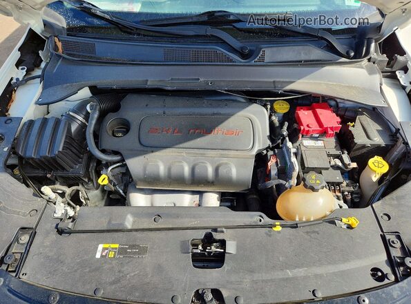 3C4NJDDB1MT532999 2021 JEEP COMPASS White Vista del compartimento del motor