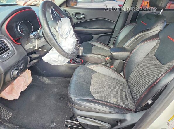 3C4NJDDB1MT532999 2021 JEEP COMPASS White Vista interior delantera