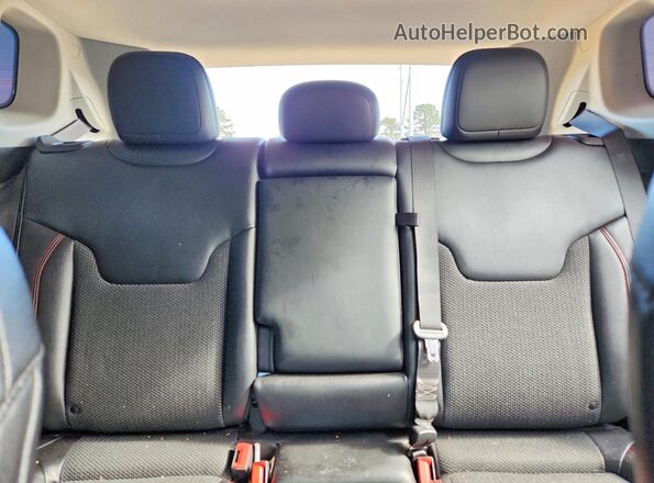 3C4NJDDB1MT532999 2021 JEEP COMPASS White Vista de los asientos traseros
