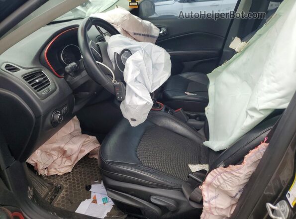 3C4NJDDB2JT115418 2018 JEEP COMPASS Gray Front interior view