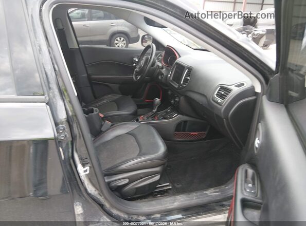 3C4NJDDB2JT128914 2018 JEEP COMPASS Black Вид салону спереду